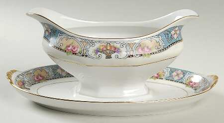 KOE3 Gravy Boat with Attached Underplate