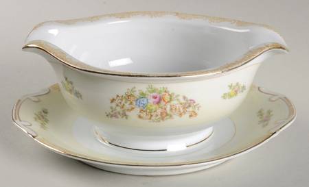 KIK28 Gravy Boat with Attached Underplate