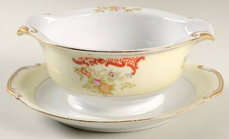KRE4 Gravy Boat with Attached Underplate