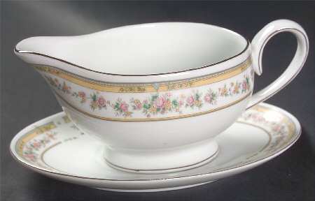 KSA2 Gravy Boat & Underplate