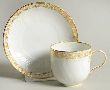 KPM102 Flat Demitasse Cup & Saucer Set