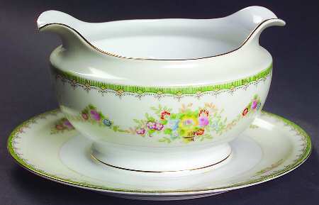 KIK47 Gravy Boat with Attached Underplate