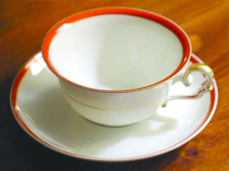 Koralle Flat Cup & Saucer Set