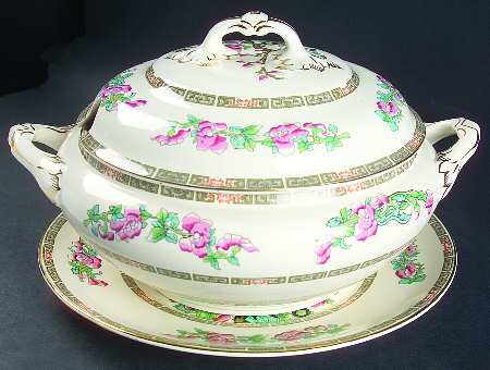 5800 Tureen & Lid w/Underplate