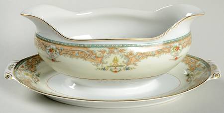 Countess Gravy Boat with Attached Underplate