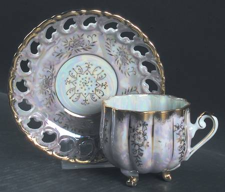 KUD2 Footed Cup & Saucer Set