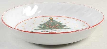 Christmas Pleasure (Scalloped, Red Trim) Coupe Soup Bowl