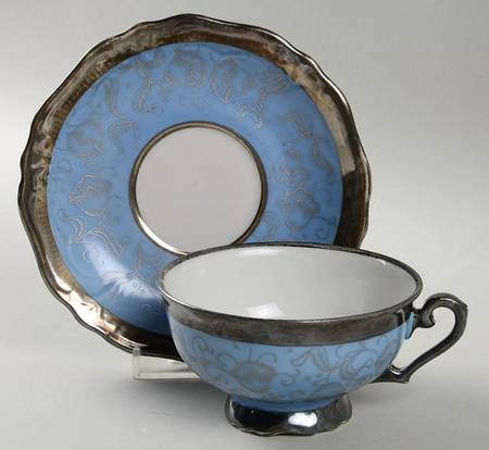 DEKOR Footed Cup & Saucer Set