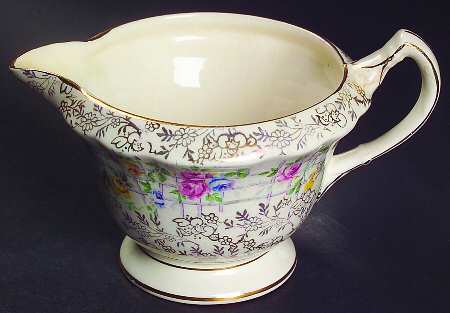 Trellis Rose (Scalloped, England) Creamer
