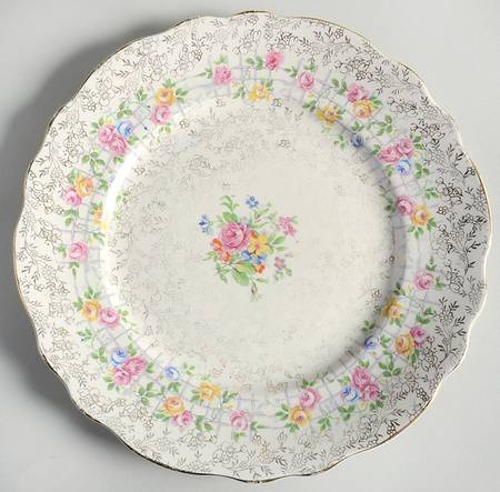 Trellis Rose (Scalloped, England) Luncheon Plate