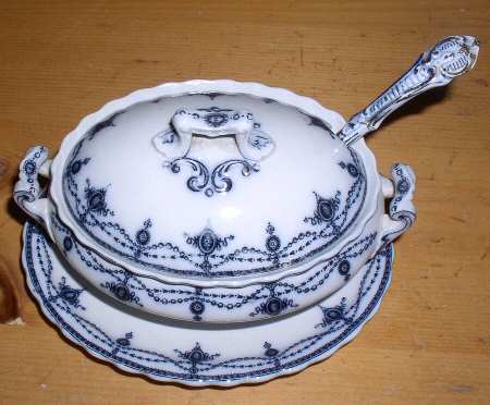 Ludgate Blue Gravy Boat & Underplate with /Lid & Ladle