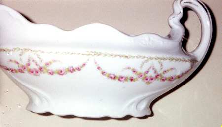 KBB2 Gravy Boat by Kister
