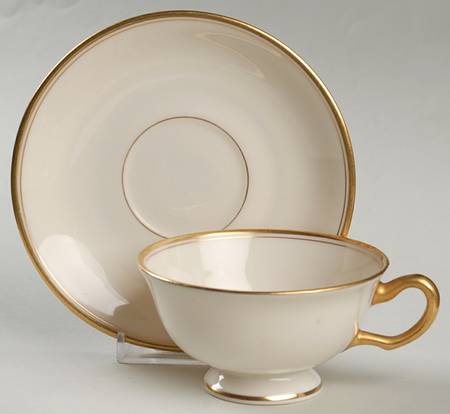 86 Footed Cup & Saucer Set