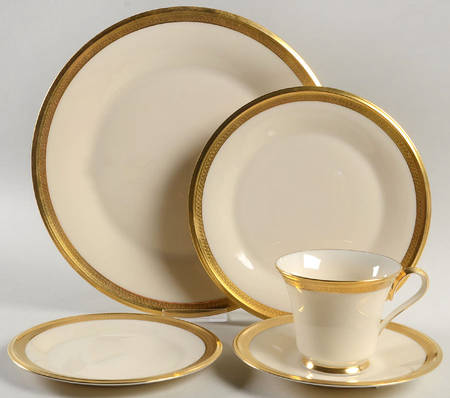 Aristocrat 5 Piece Place Setting