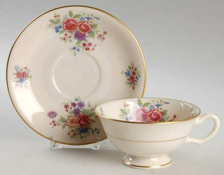 Aurora Footed Cup & Saucer Set