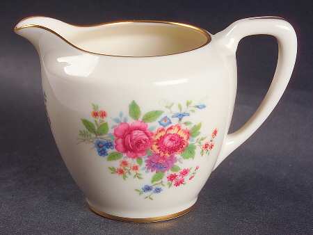 Aurora Shape 1963 Creamer