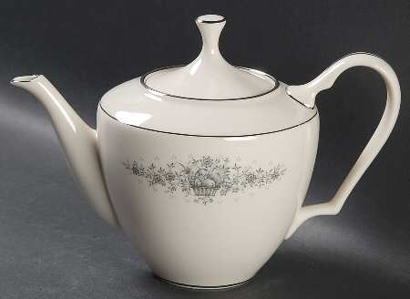 Beacon Hill (Older) Teapot & Lid