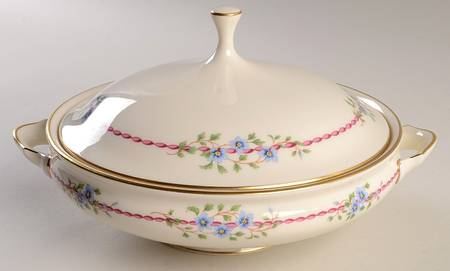 Belvidere Round Covered Vegetable