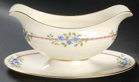 Belvidere Gravy Boat with Attached Underplate