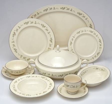 Brookdale 60  Piece Estate Set