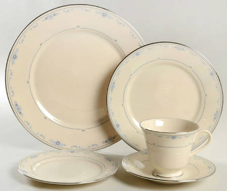 Carolina (Blue Flowers) 5 Piece Place Setting