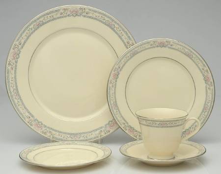 Charleston 40-Piece Set