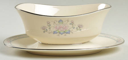 Charleston Gravy Boat with Attached Underplate