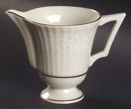 Citation Lace Creamer