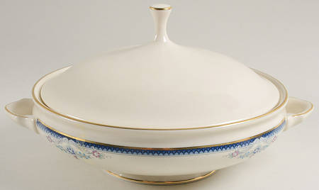 Columbia Round Covered Vegetable