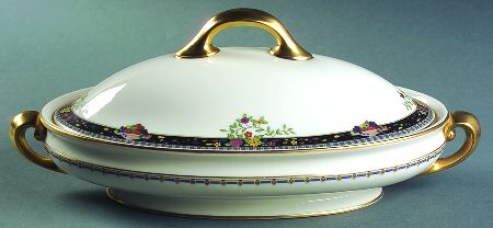Coronado Oval Covered Vegetable