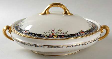 Coronado Round Covered Vegetable