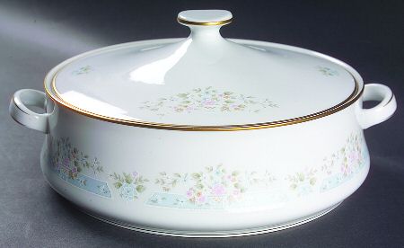 Daisy Basket Round Covered Vegetable by Lenox