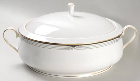Erica (USA Backstamp) Round Covered Vegetable