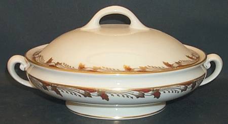 Essex Maroon (Smooth) Round Covered Vegetable