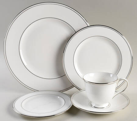 Federal Platinum 40  Piece Estate Set