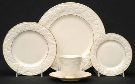 Fruits of Life 40 Piece Estate Set