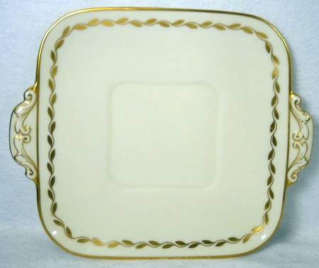 Golden Wreath Square Handled Cake Plate
