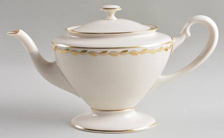 Golden Wreath Shape 742 Teapot & Lid