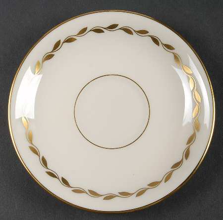 Golden Wreath Saucer
