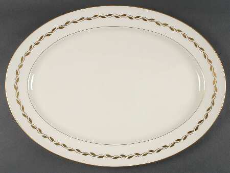 Golden Wreath 17" Oval Serving Platter