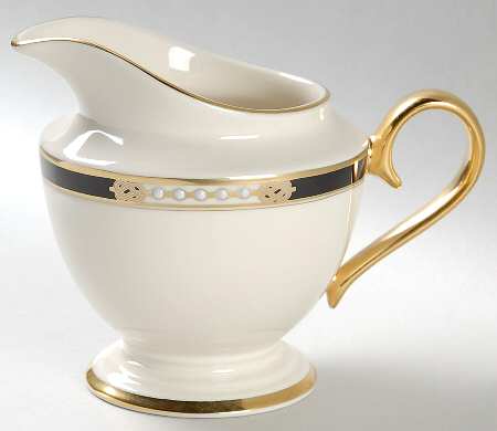 Hancock 1999 Shape Creamer
