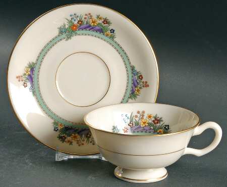Hathaway (Green) Footed Cup & Saucer Set