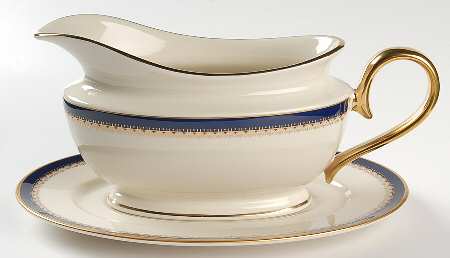 Jefferson 1999 Shape Gravy Boat & Underplate