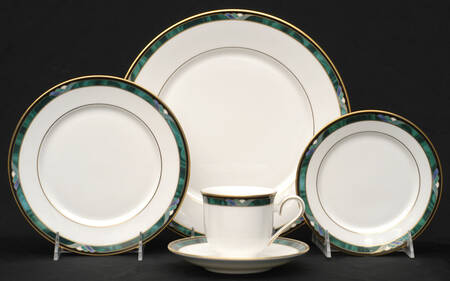 Kelly 40 Piece Estate Set