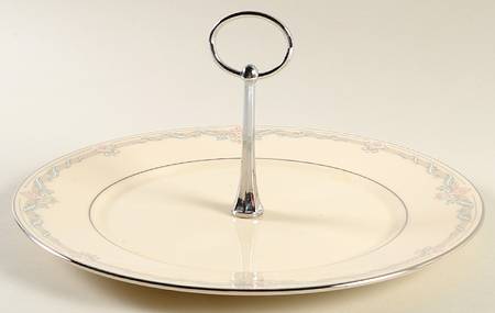 Kingston Round Serving Plate with Handle (DP)
