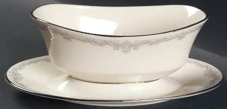 Kingston Gravy Boat with Attached Underplate