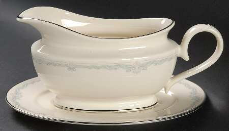 Kingston 1999 Shape Gravy Boat & Underplate