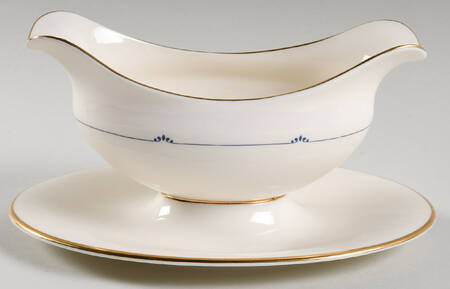 Liberty Gravy Boat with Attached Underplate