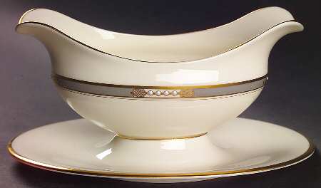 McKinley Gravy Boat with Attached Underplate