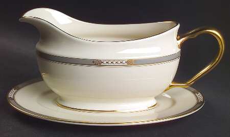 McKinley Gravy Boat & Underplate